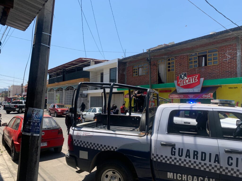 Balean A Hombre Fuera De Tienda De Abarrotes En Uruapan