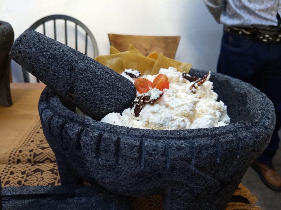 Crean el molcajete más grande del mundo