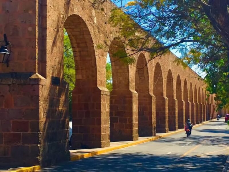 Monumentos de Morelia El Acueducto y la casa natal de Morelos 1