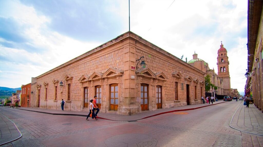 Monumentos de Morelia El Acueducto y la casa natal de Morelos