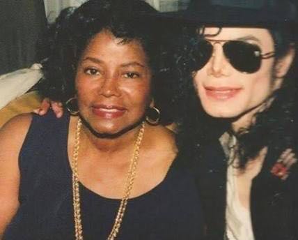 Sobrino abusa de la mamá de Michael Jackson