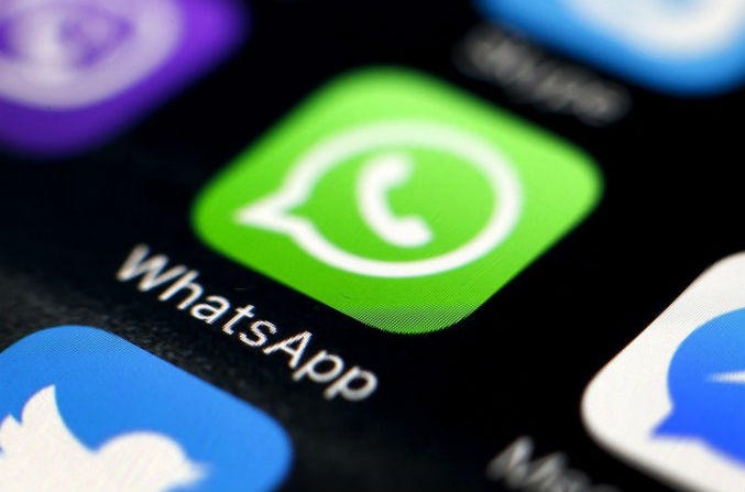 Restringirán uso de WhatsApp a menores