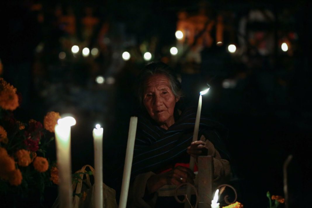 Respetar la ceremonia de Noche de Muertos; piden a visitantes