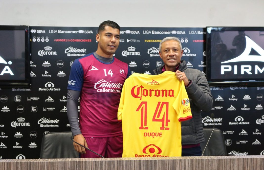 Monarcas presenta a Jefferson Duque