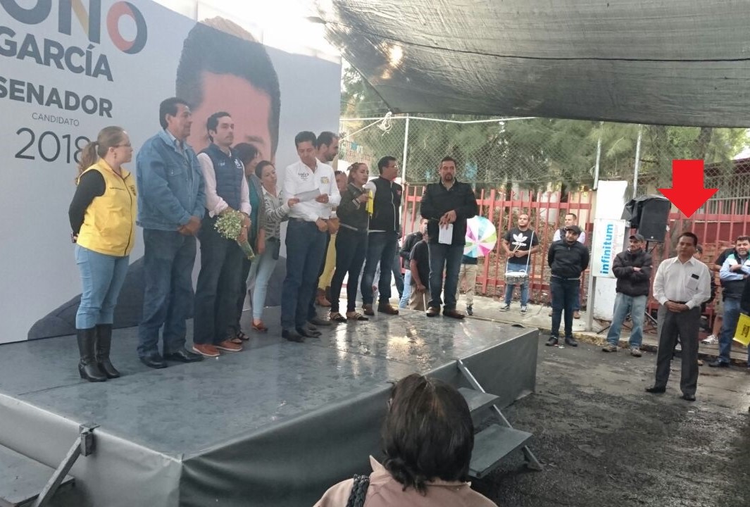 Funcionario acude a evento del hermano del gobernador