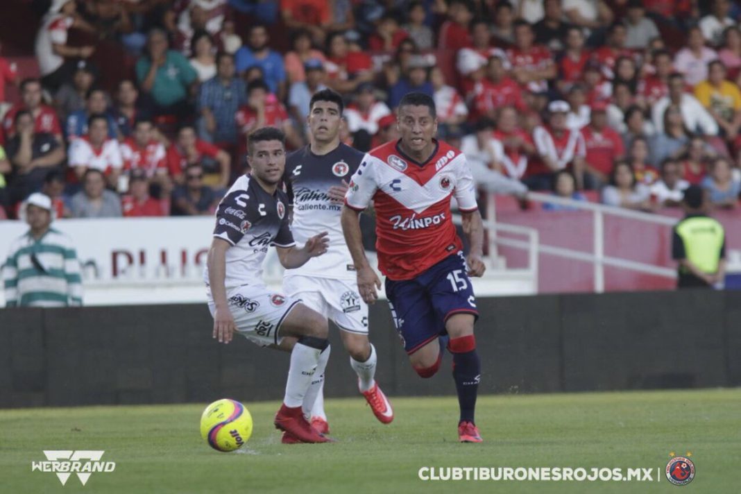 Veracruz vence a Tijuana con polémica arbitral