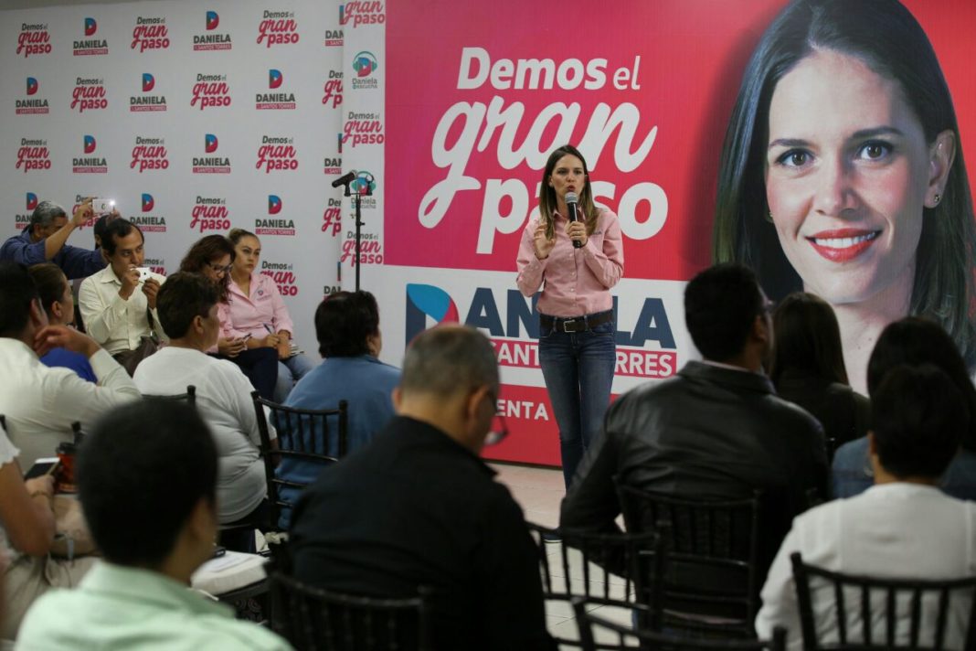 Corrupción ha cobrado víctimas, advierten ciudadanos a Daniela de los Santos