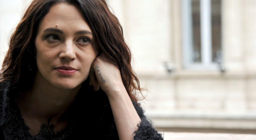 Asia Argento devastada tras la muerte de su novio Anthony Bourdain