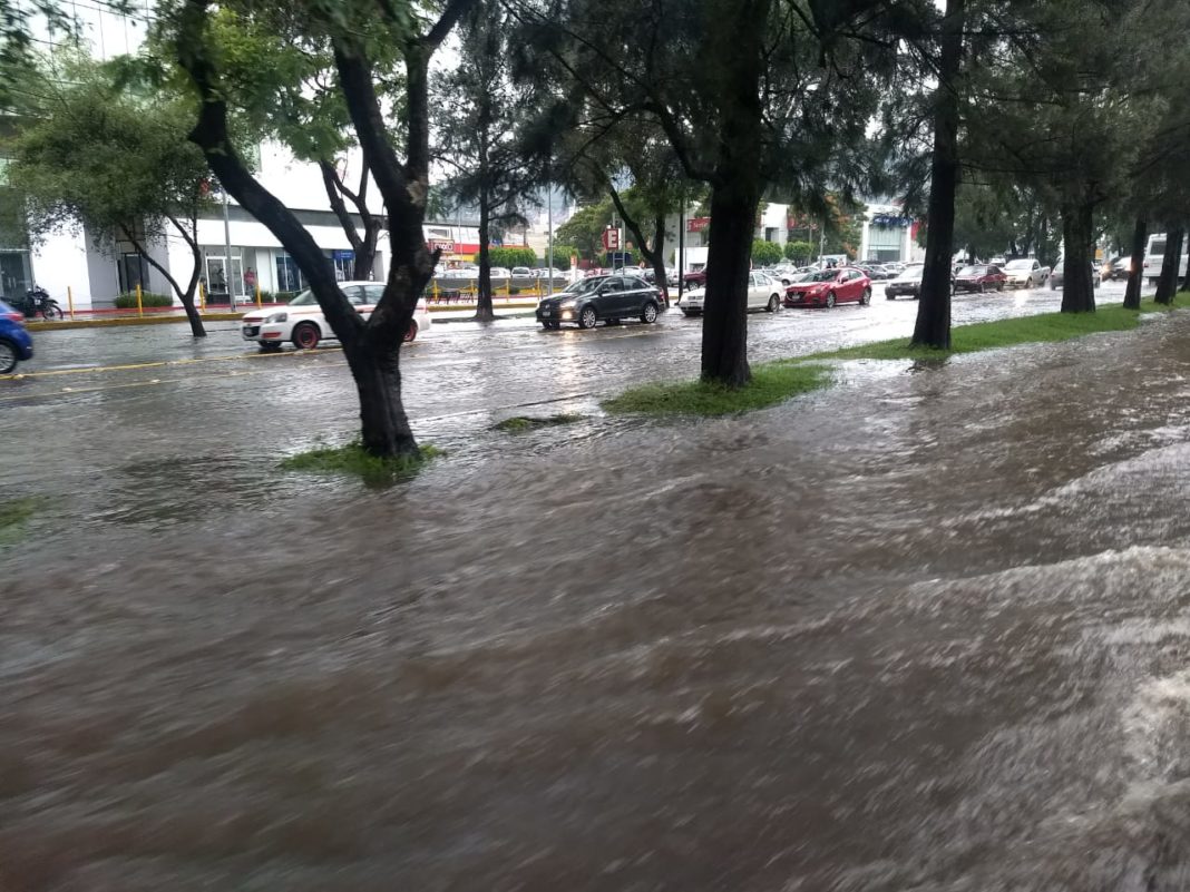 Reportan nuevos encharcamientos por lluvias en Morelia