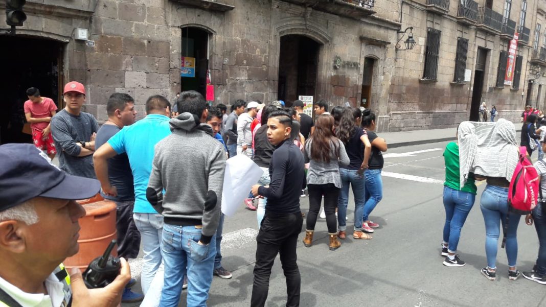 Exige la CUL cumplimiento de apoyos con bloqueo en el Centro