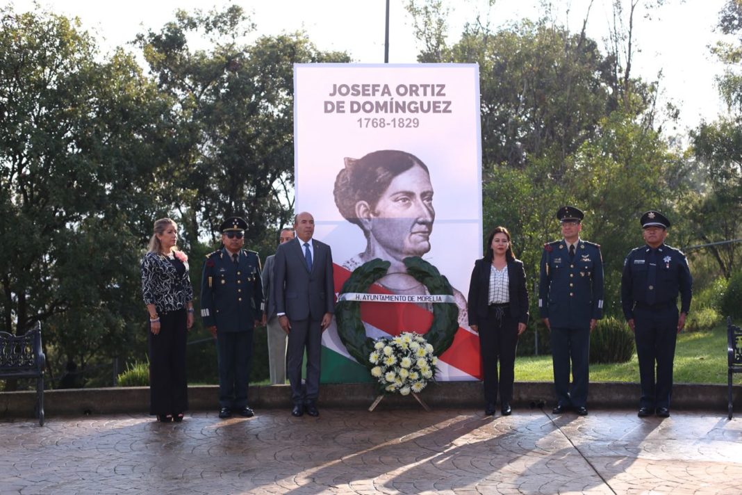 Con homenaje cívico recuerdan natalicio de la Corregidora