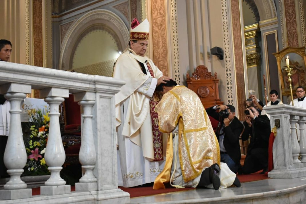 “Tú eres sacerdote para siempre”; ordenan 13 nuevos presbíteros