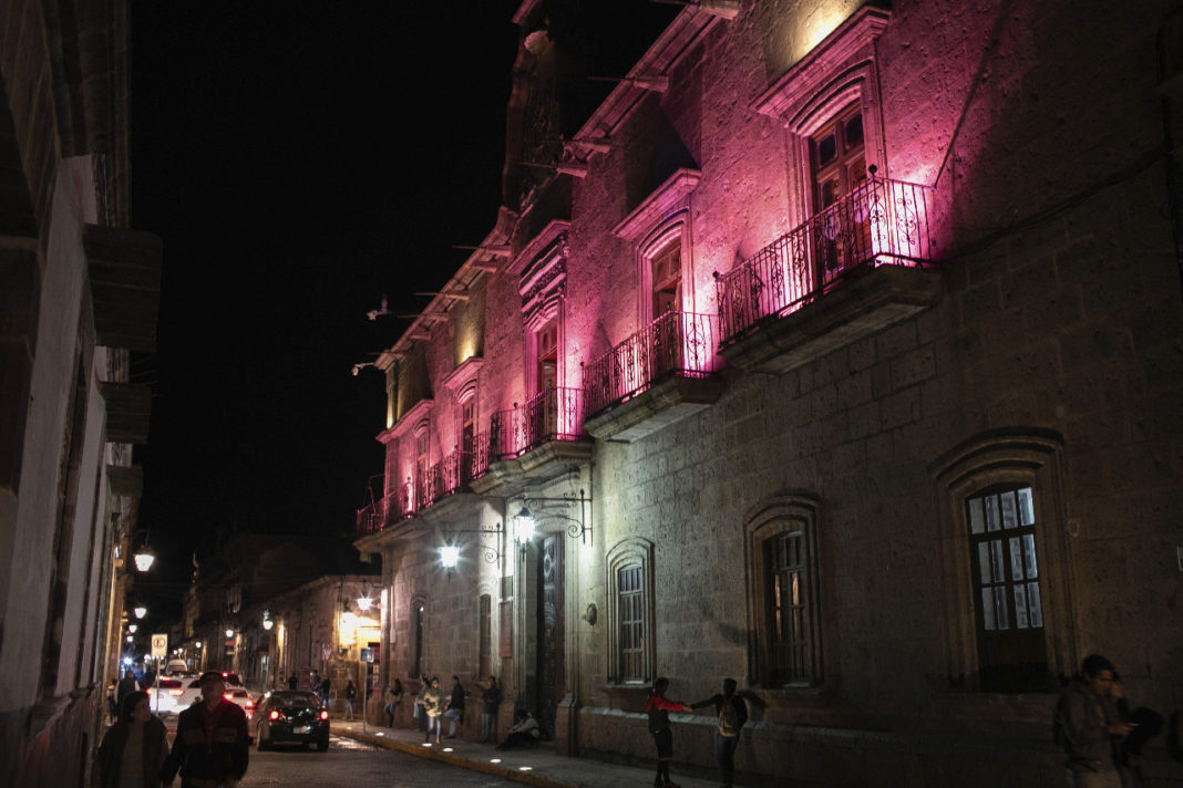 Se ilumina Morelia de rosa