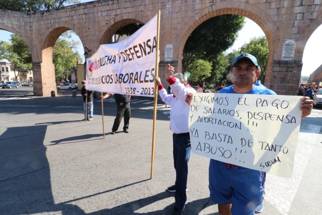 Se moviliza FESEMSS a Palacio de Gobierno