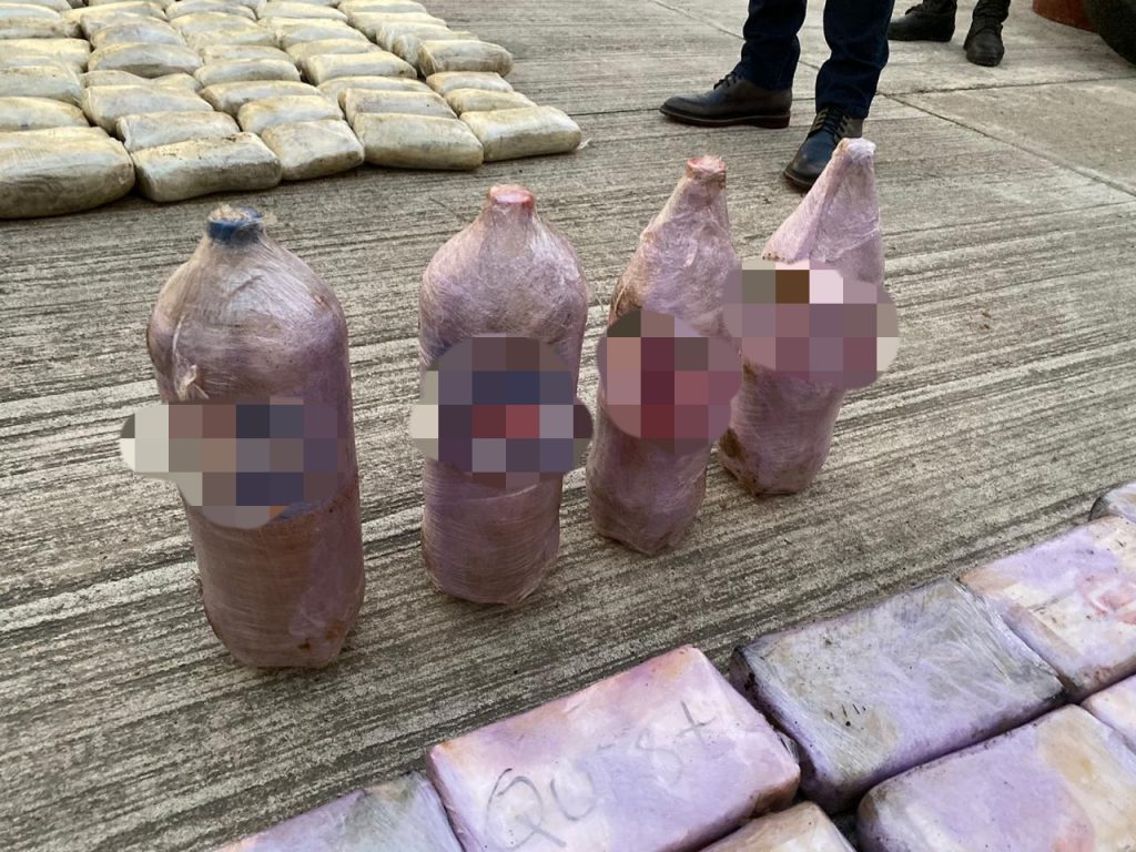 FGR y SEDENA aseguran 107 kilos de cocaína