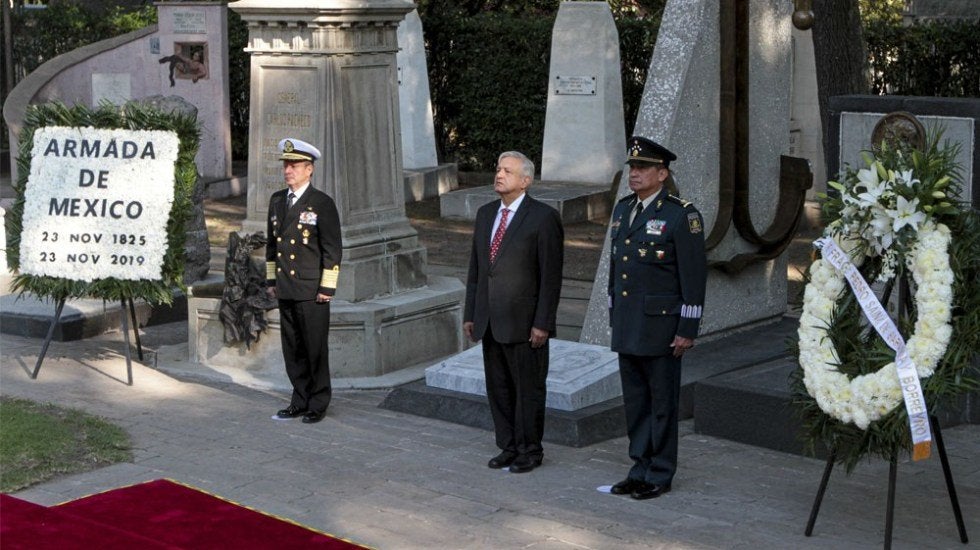 Refrenda Armada lealtad absoluta al Gobierno