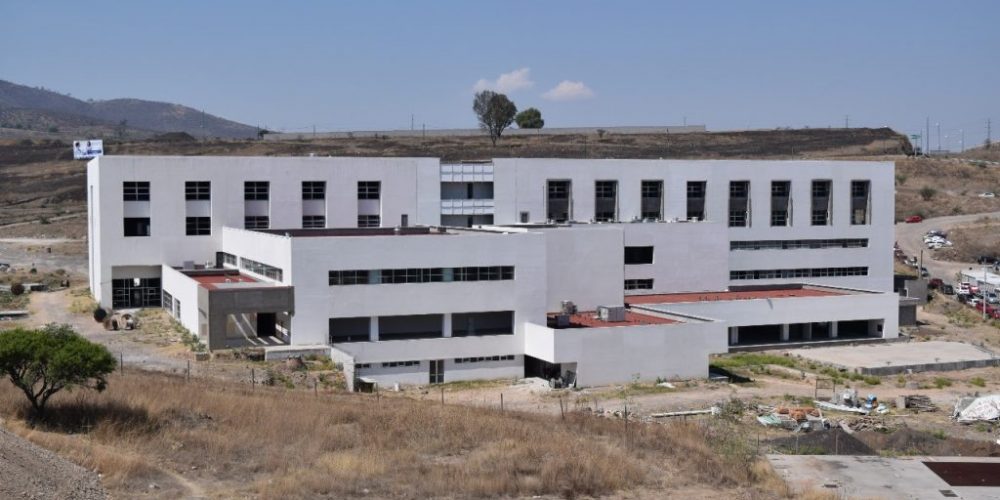 Nuevo hospital civil de Morelia ya registra fugas de agua