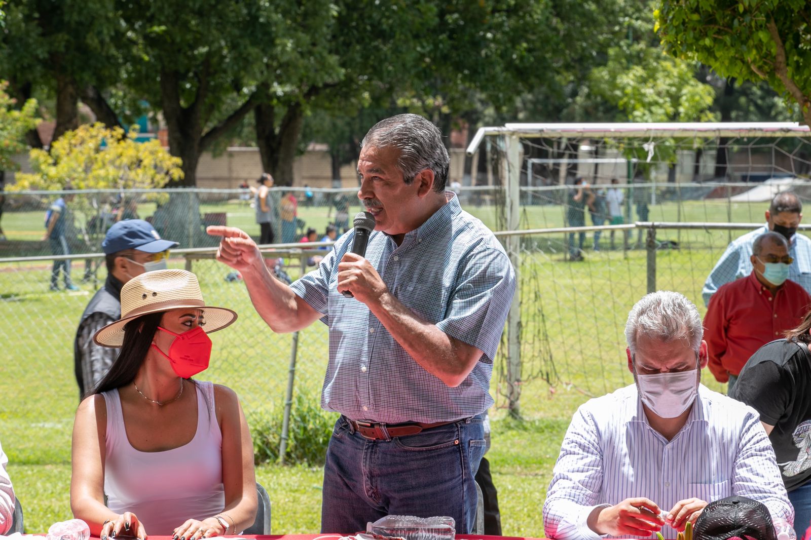 Llama Raúl Morón a michoacanos