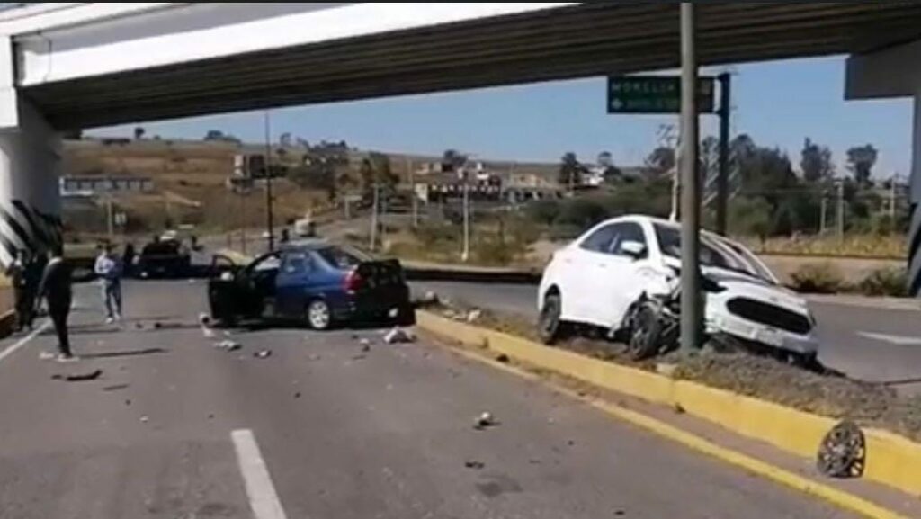 Choque en la salida a Charo deja cuatro lesionados