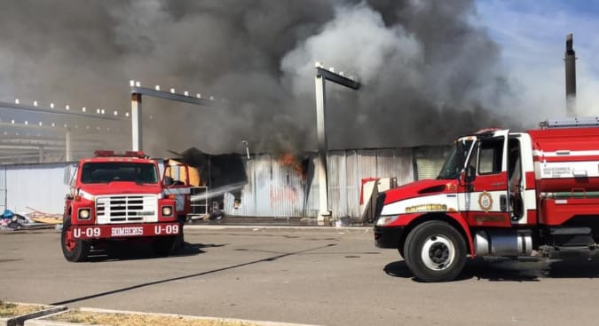 incendia plaza comercial Texticuitzeo