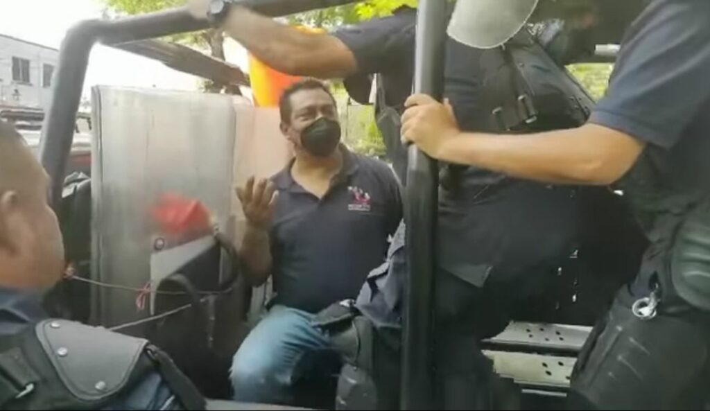 Innecesaria policía municipal en detención de líder de la CNTE Regidores