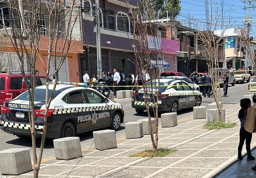 Asesinan a hombre dentro de una tienda de ropa en Morelia