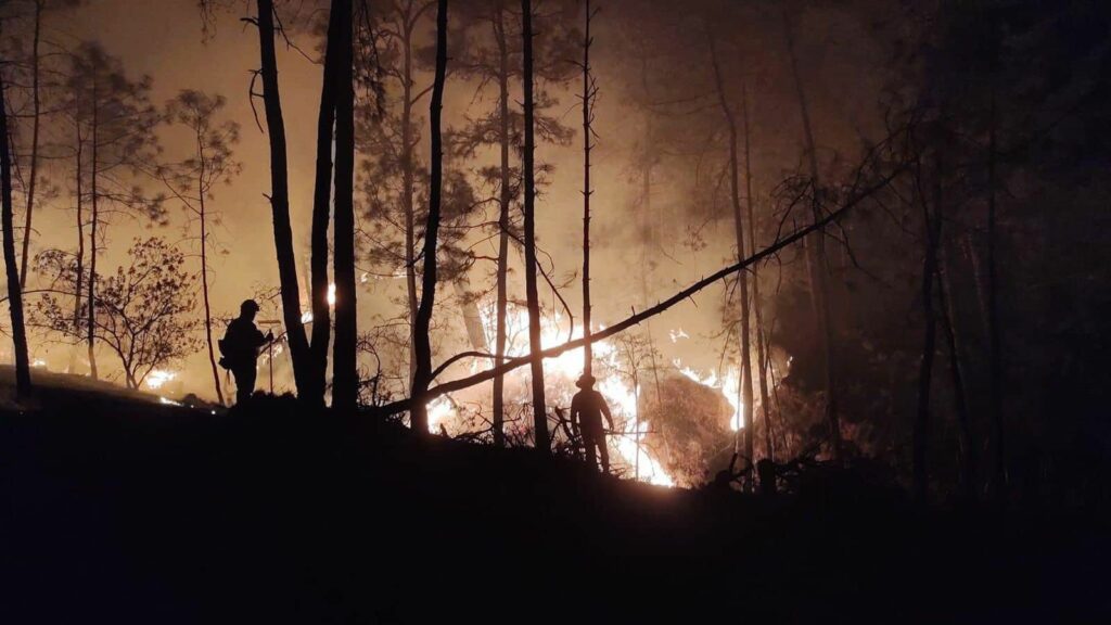 Se registra fuerte incendio forestal en Zinapécuaro