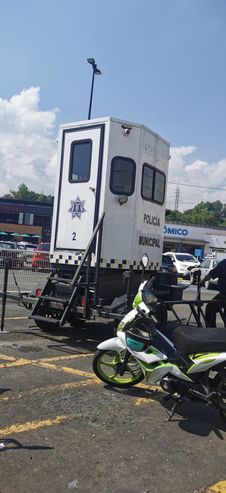 Inoperantes casetas espanta ladrones de centros comerciales