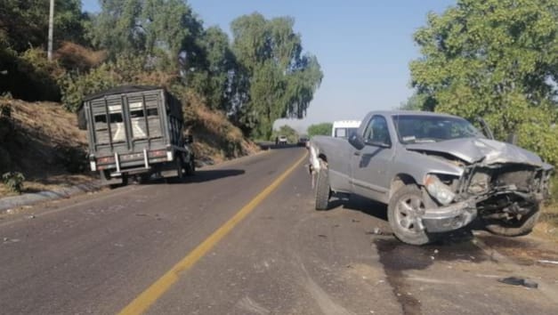 Choque sobre carretera Morelia-Maravatío deja 2 muertos