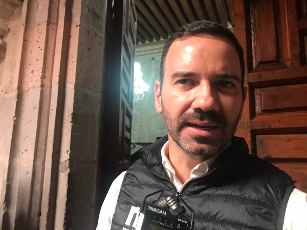 Acuerda Alfonso entregar apoyos a manifestantes en Palacio Municipal