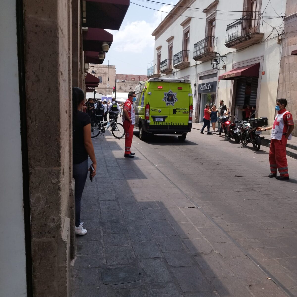 Asalto armado a joyería deja un muerto en Morelia