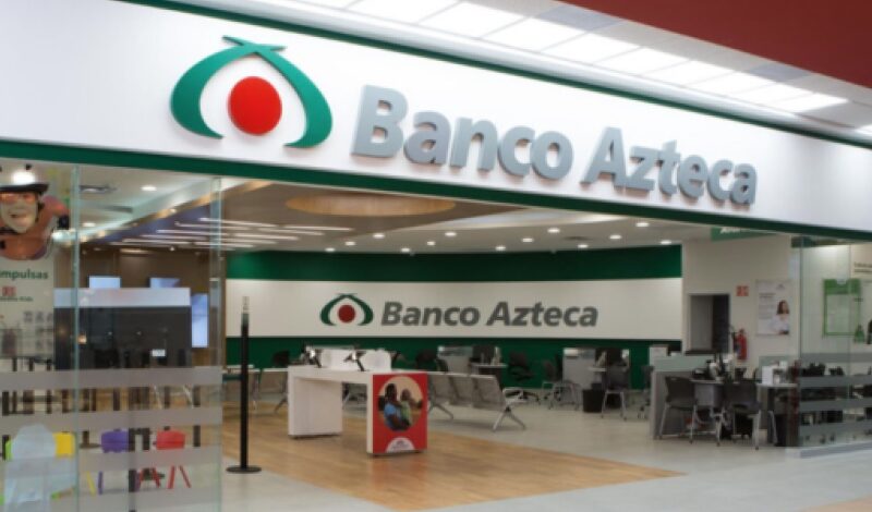 Detienen ex empleados Banco Azteca