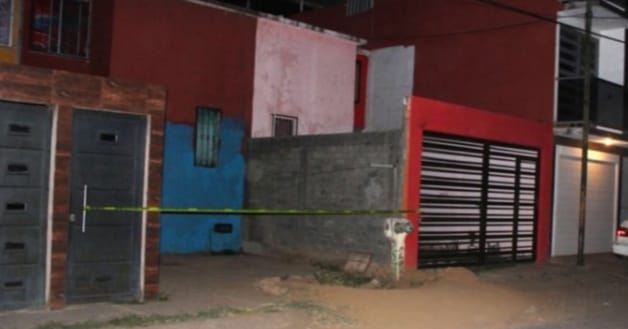 Halla a su esposo asesinado en su casa, en Uruapan