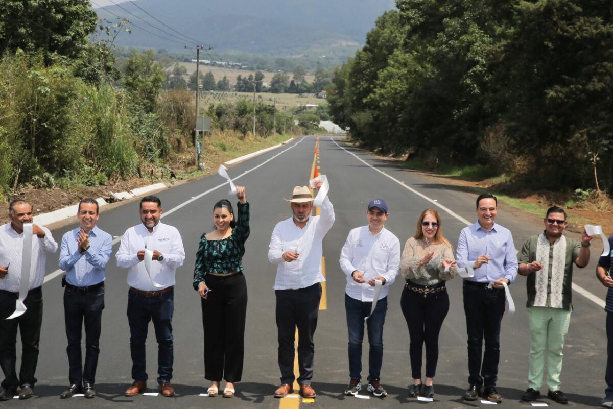 Con 700 mdp, Bedolla rehabilita carreteras de la región Lerma Chapala