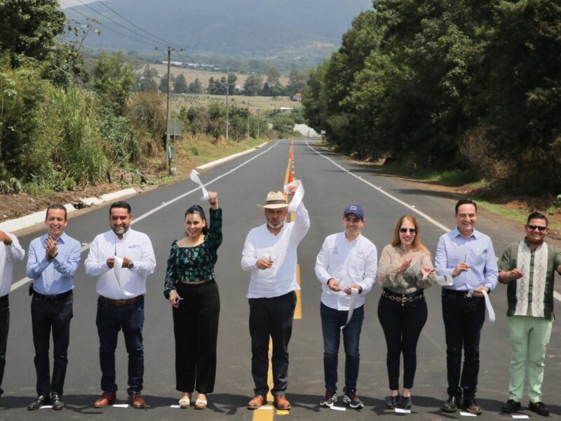 Con 700 mdp, Bedolla rehabilita carreteras de la región Lerma Chapala