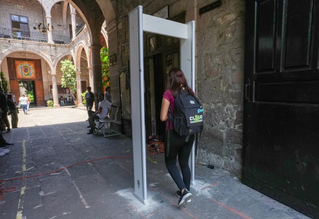 UMSNH instaló arcos de seguridad sin permiso escrito del INAH