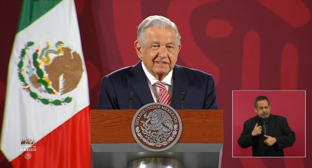 Anuncia AMLO creación de banco de reserva de medicamentos