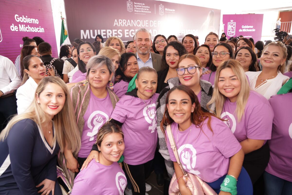 Bedolla mujeres egresadas de refugios