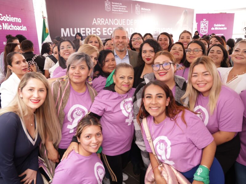 Bedolla mujeres egresadas de refugios