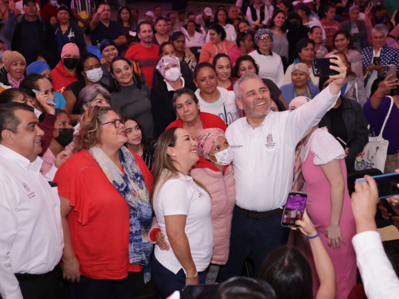 Bedolla mujeres y menos con cáncer