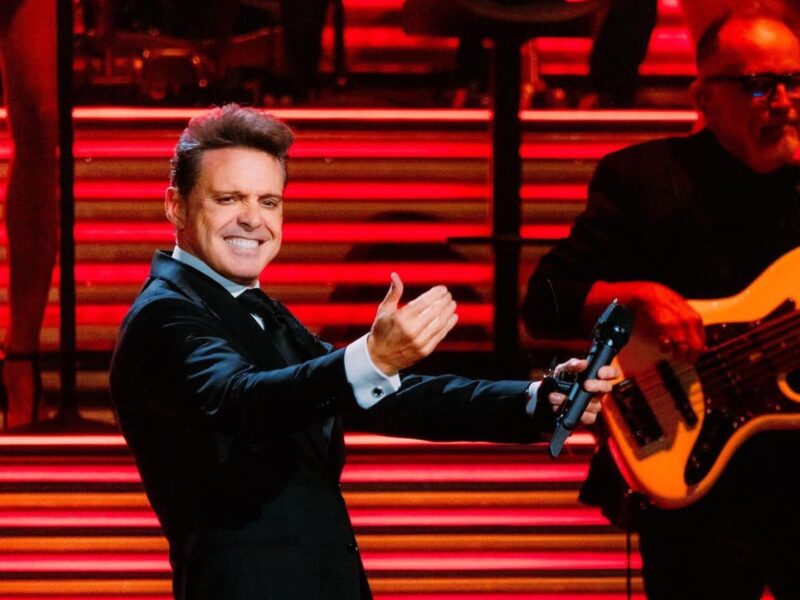 Luis Miguel sí pagaría pensión de sus hijo, revelan prueba