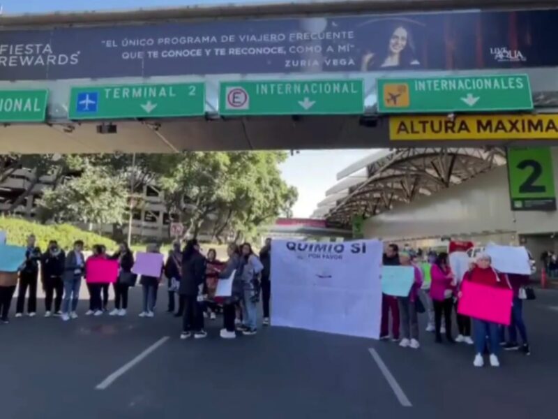 Michoacanas con cáncer en acceso al AICM