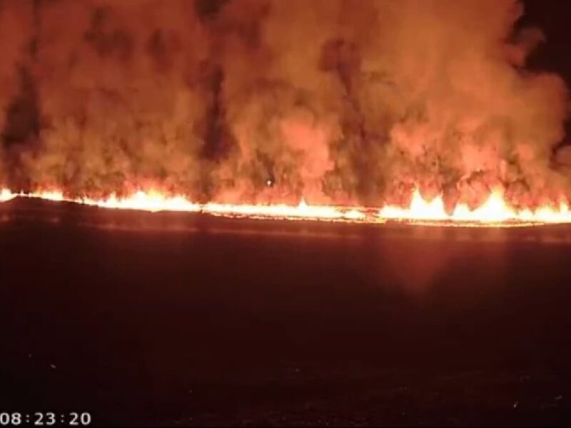 Registra Islandia erupción volcánica y activan evacuación