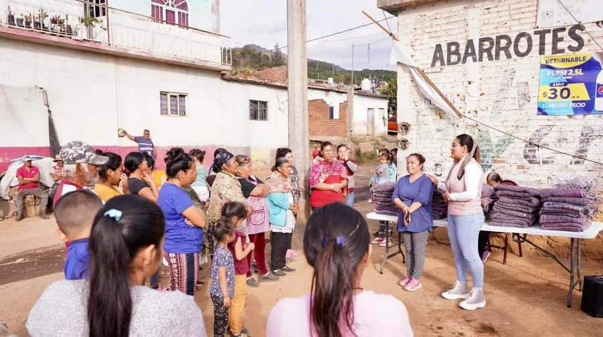 Expone Mónica Valdez su labor en Zacapu