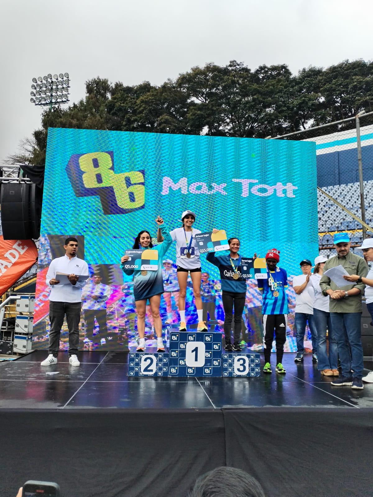 Gaby Flores Atleta Michoacana Subcampeona del medio maratón Max Toot en Guatemala