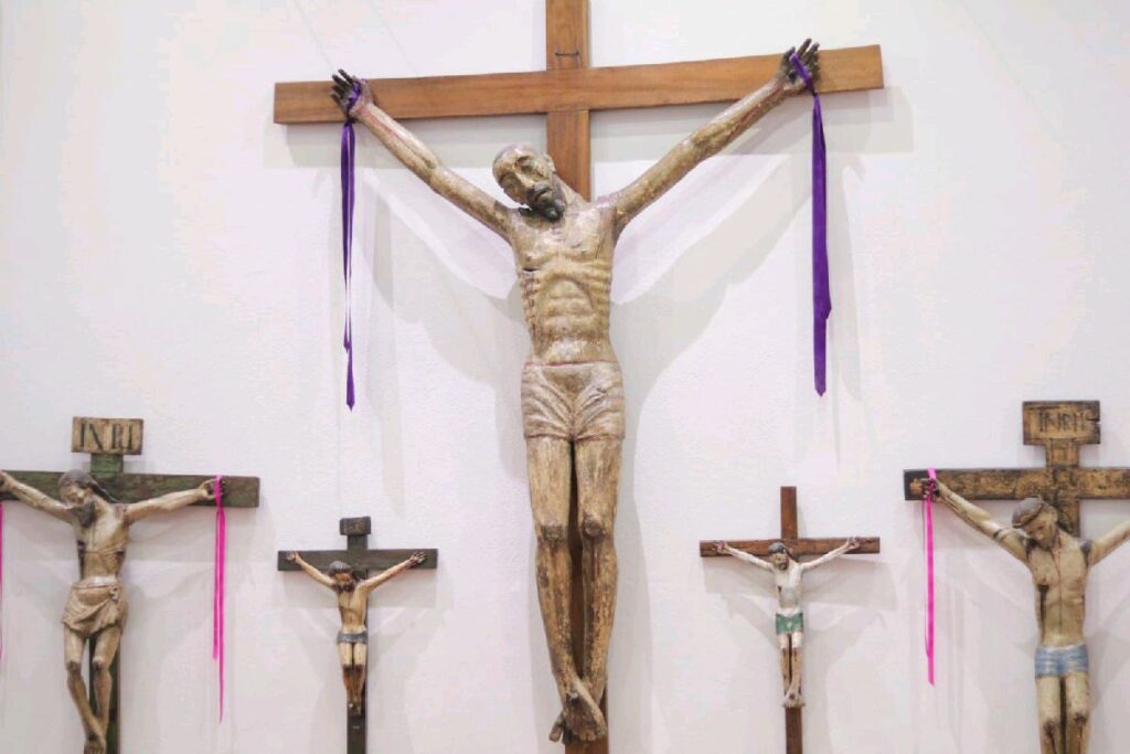 Colección de Cristos en Morelia exposición