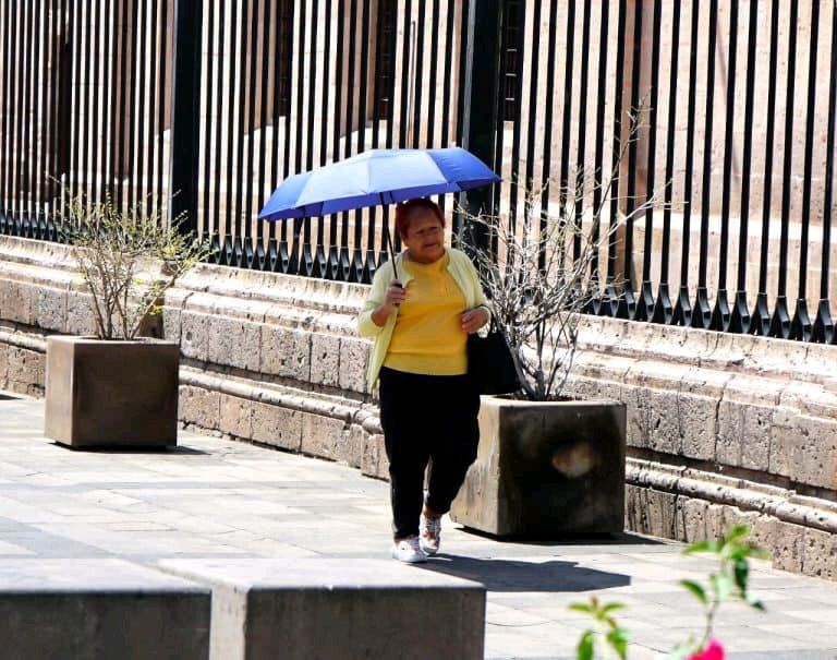 Se esperan temperaturas arriba de 45 grados en 12 estados en México