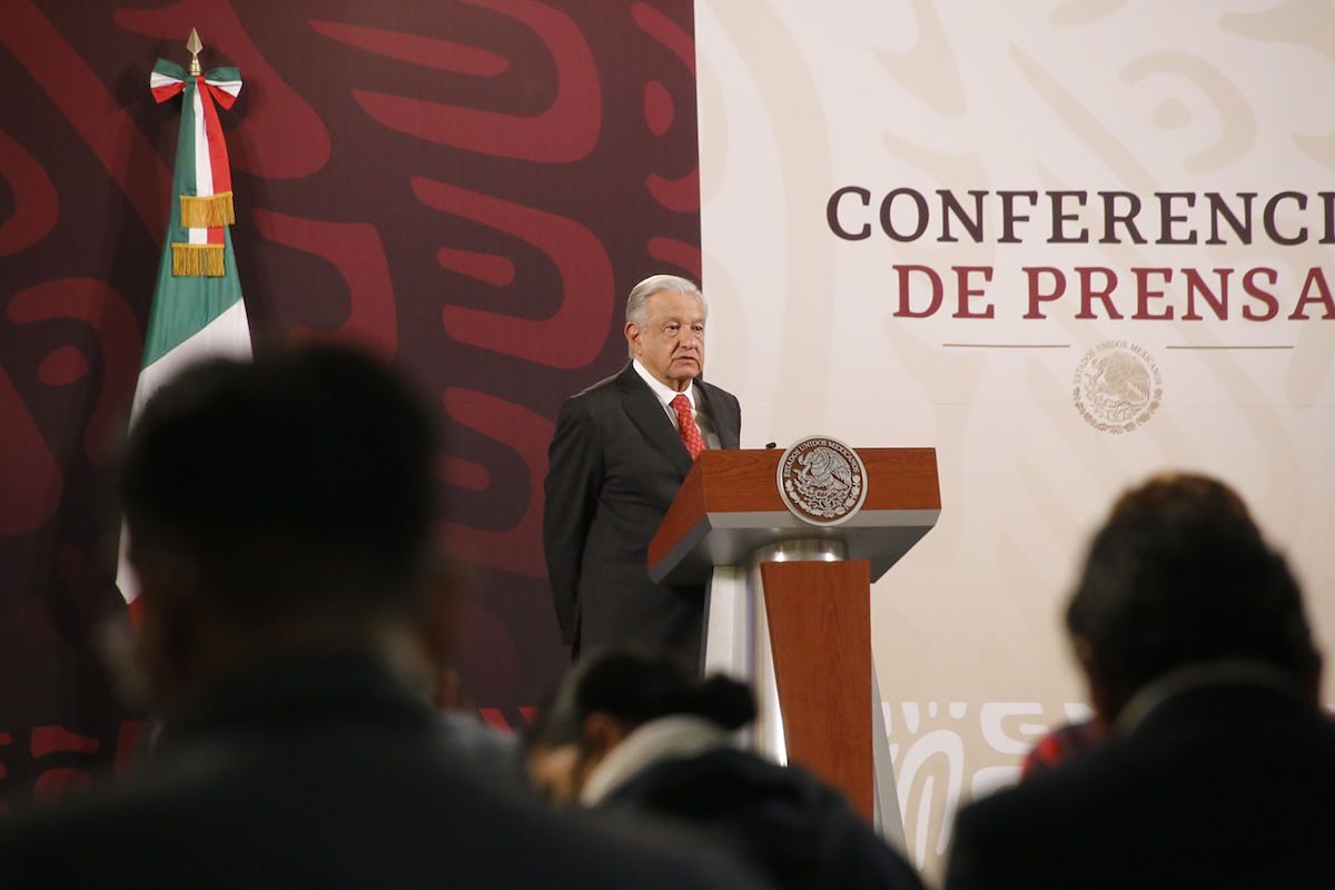 AMLO afirma que respetará resultado de elecciones presidenciales