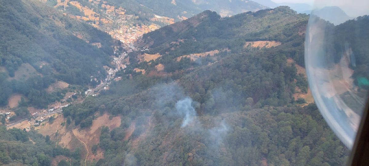 apoyo aereo incendio forestal Angangueo