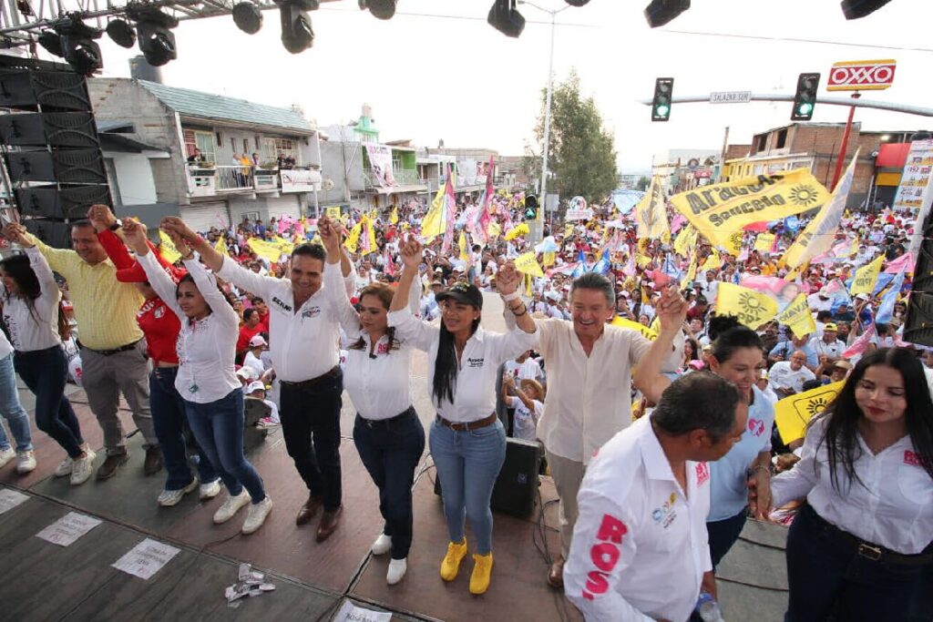 Araceli Saucedo cierre de campaña en Zitácuaro - mitin